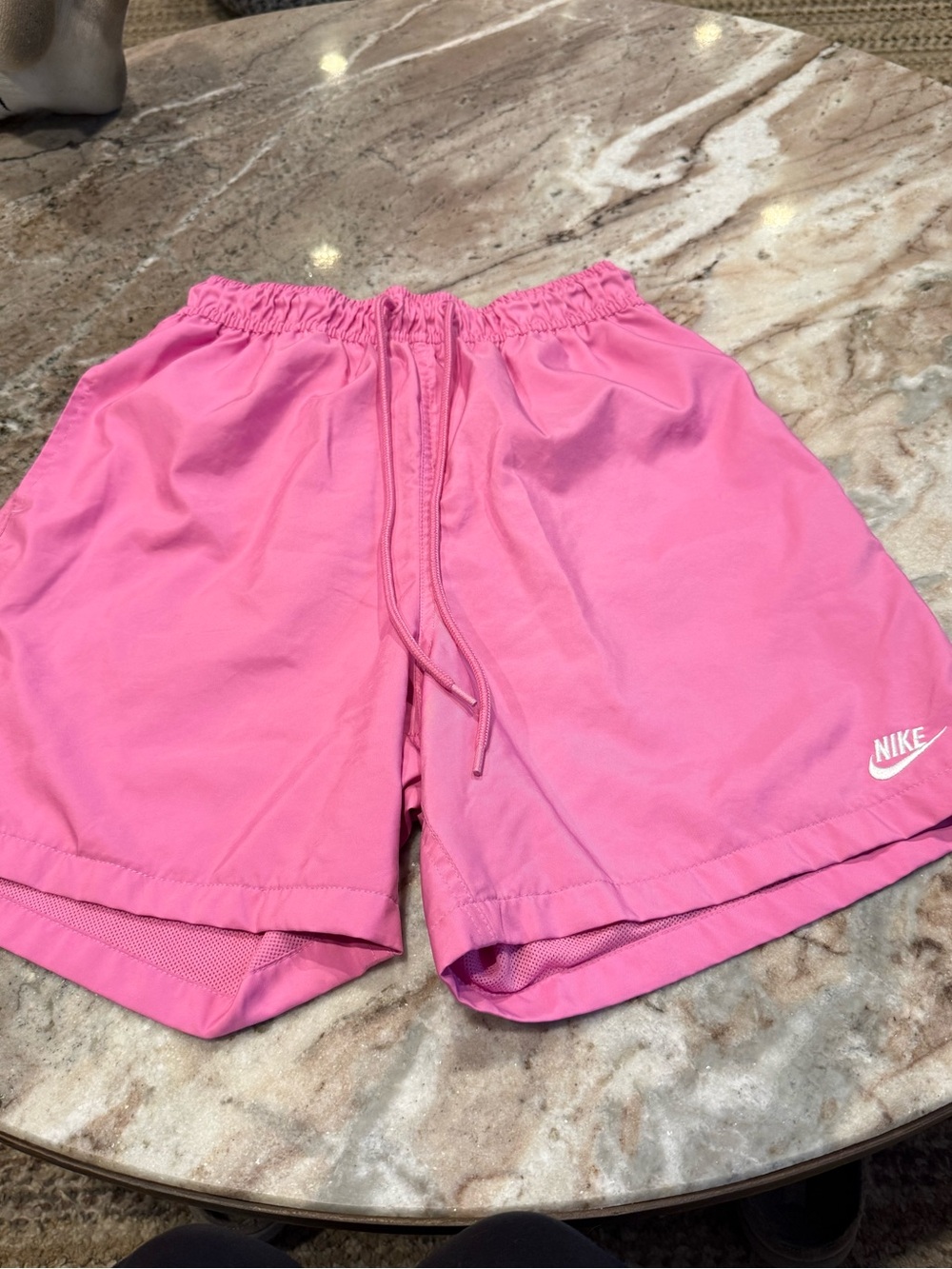 Nike Club Woven Flow 6” Shorts – Men’s Small – Playful Pink/White